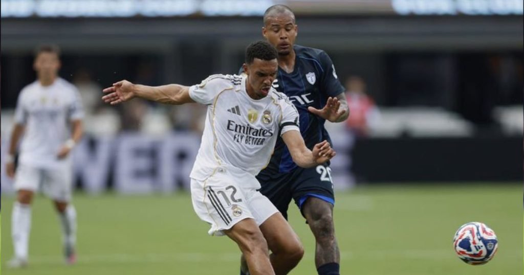 สไตล์การเล่น เทรนต์ อเล็กซานเดอร์-อาร์โนลด์