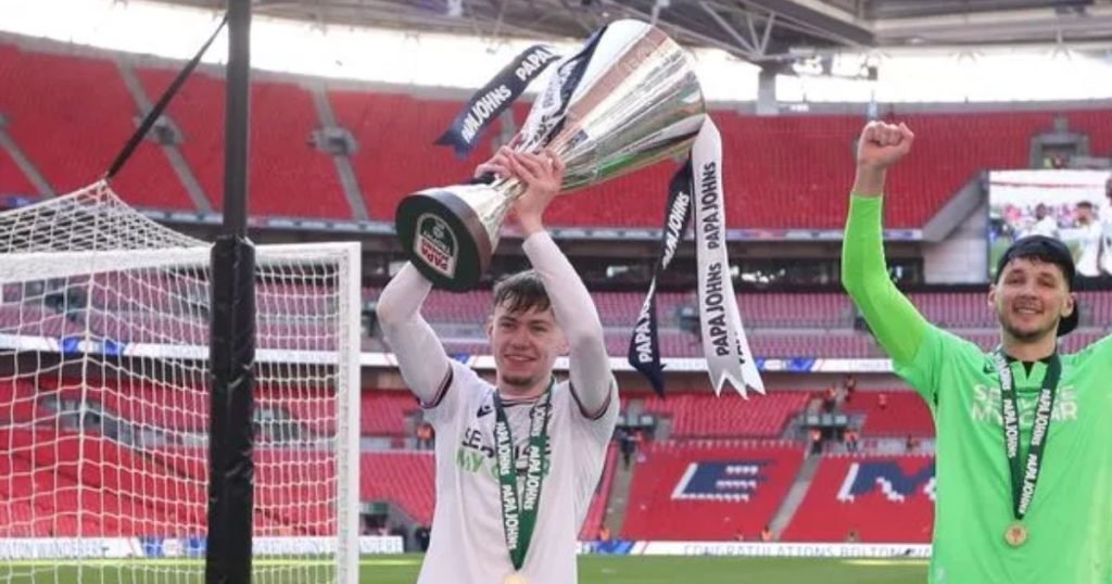 เส้นทางค้าแข้ง คอเนอร์ แบรดลีย์