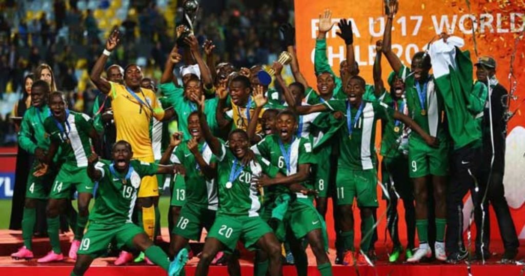 เส้นทางในนามทีมชาติ วิกเตอร์ โอซิมเฮน