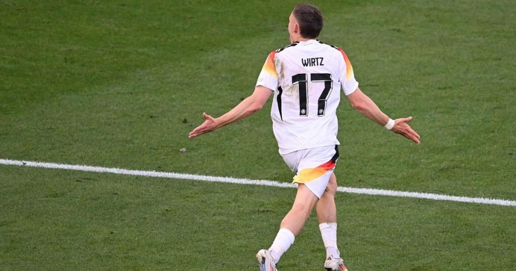 เส้นทางในนามทีมชาติ___โฟลรีอาน_เวียทซ์