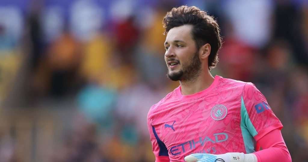 ประวัติ เจมส์ แทรฟฟอร์ด