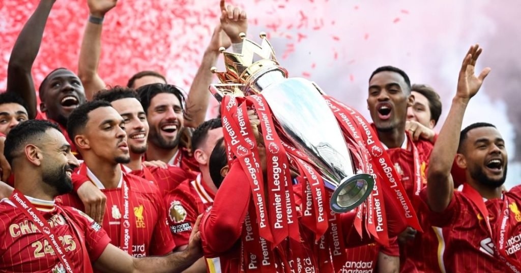 เส้นทางค้าแข้ง เคอร์ติส โจนส์