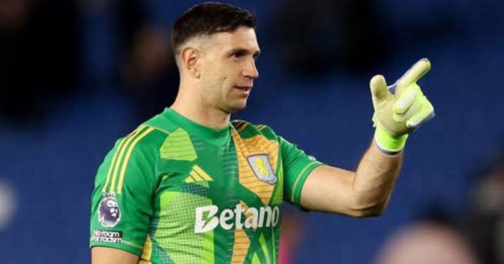 เส้นทางค้าแข้ง เอมิเลียโน่ มาร์ติเนซ