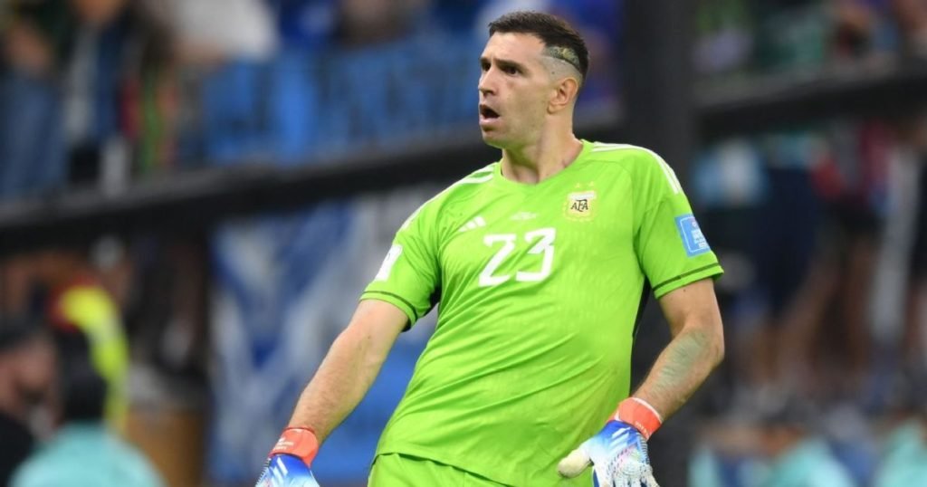 เส้นทางในนามทีมชาติ เอมิเลียโน่ มาร์ติเนซ