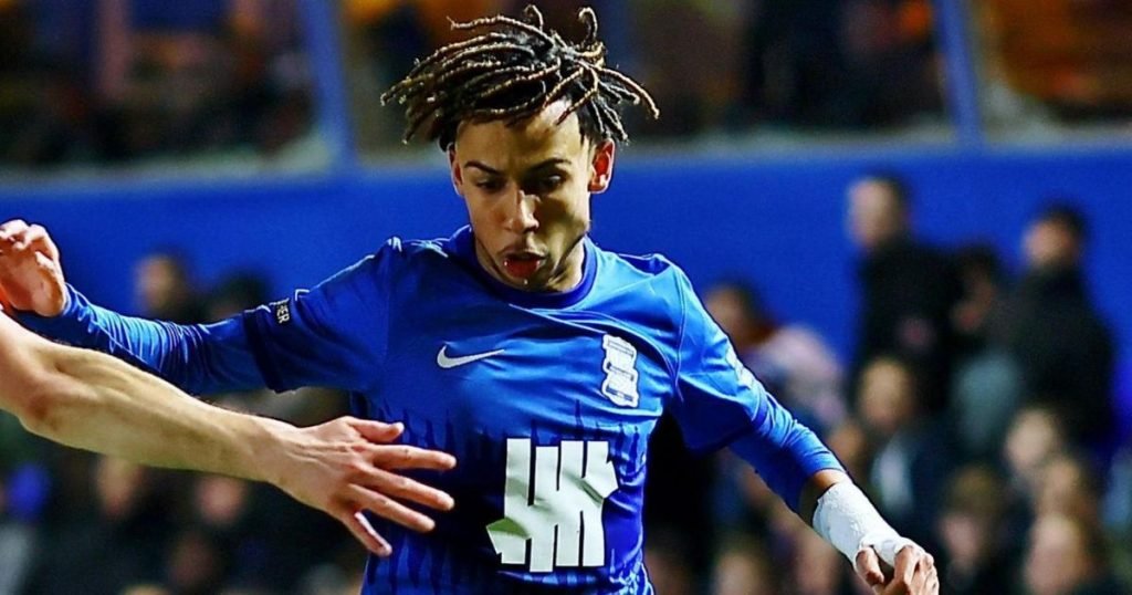 เส้นทางค้าแข้ง โรเมล ดอนโนแวน