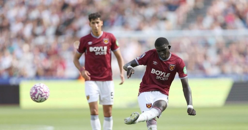 เส้นทางค้าแข้ง เอล ฮัจ มาลิก จีอุฟ