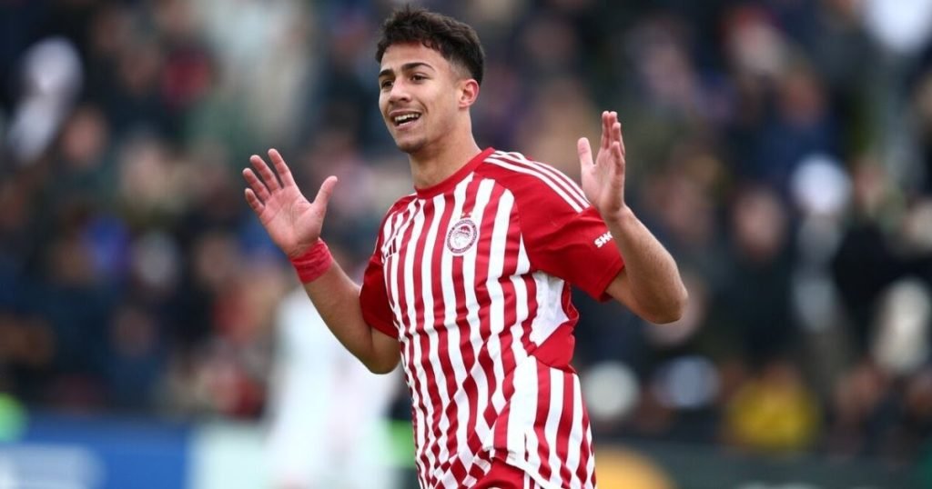 เส้นทางในนามทีมชาติ ชาราลัมปอส คอสโทลัส