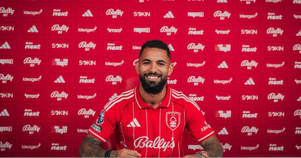 ประวัติ ดักลาส ลูอีซ