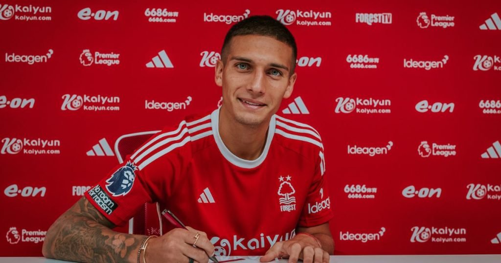 ประวัติ นิโคลัส โดมิงเกซ