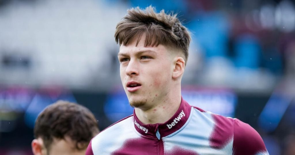 เส้นทางค้าแข้ง โอลิเวอร์ สการ์ลส์